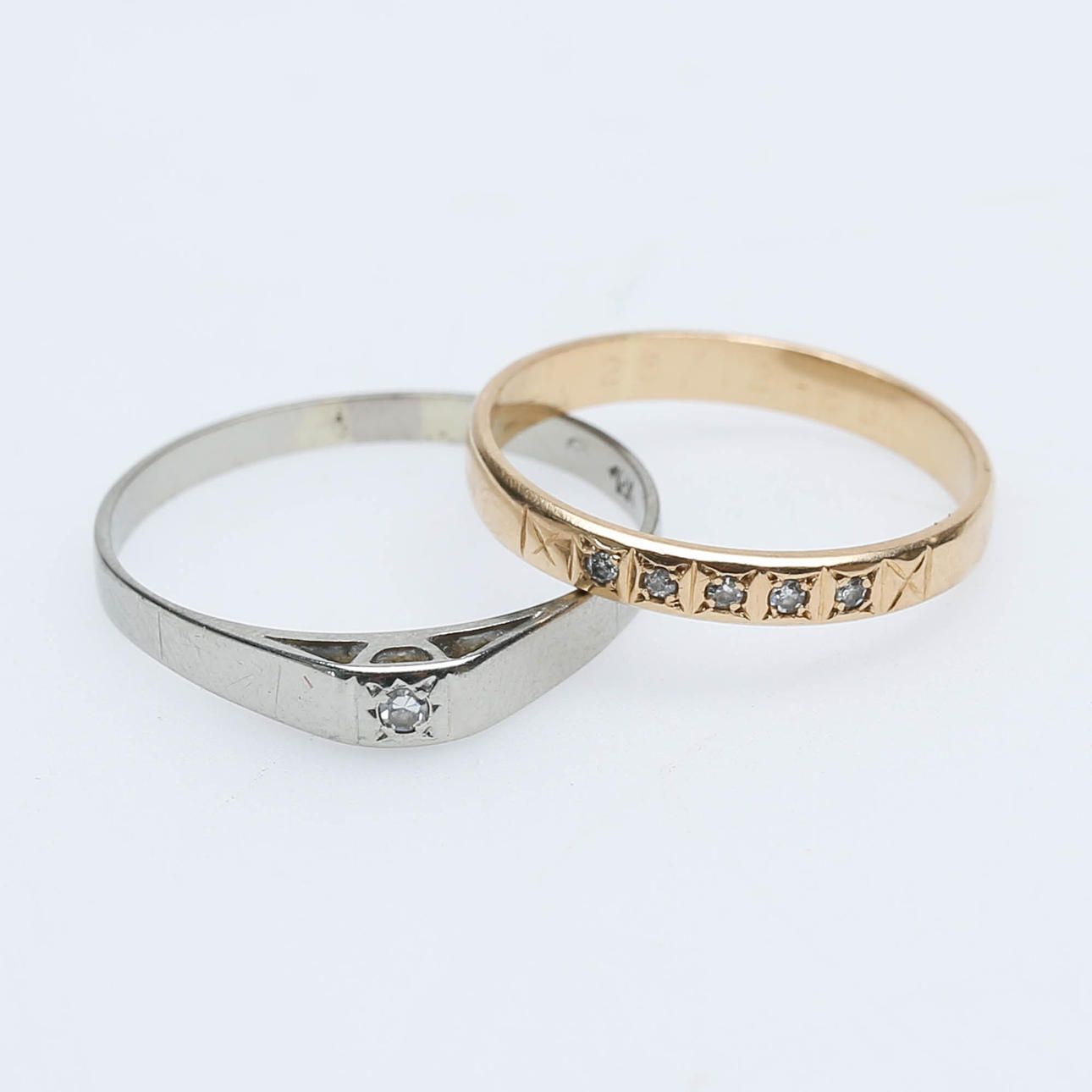 DIAMANT RINGAR 2 ST, 18K, VIKT CA. 3,8 GR.