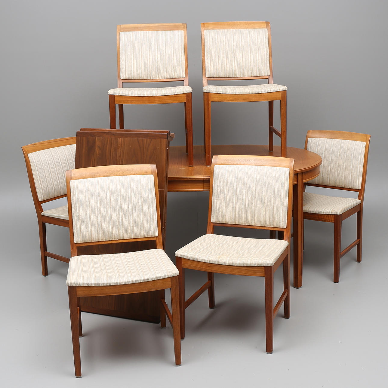 BERTIL FRIDHAGEN. Matsalsmöbel, 7 delar, "Sörgården", Carlsson o Co, Bengtsfors.