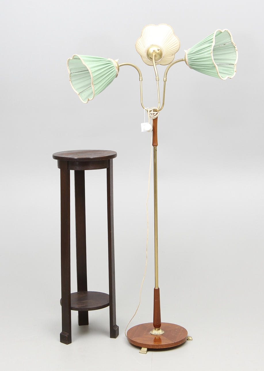 PIEDESTAL samt GOLVLAMPA 1920-1940-tal.
