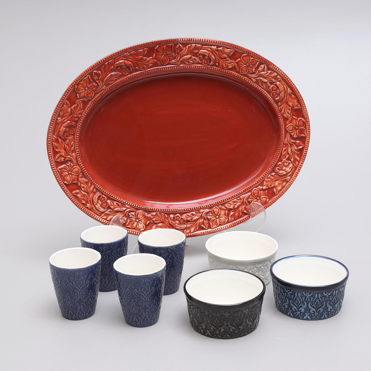 PORSLINFÖREMÅL, åtta st, Vinga Sweden.