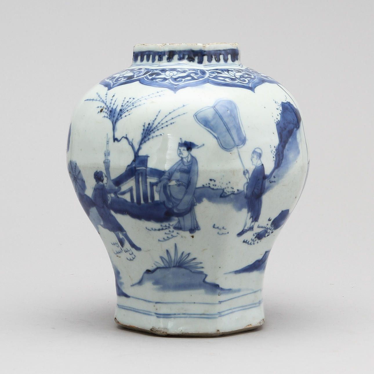 URNA, porslin. Kina, Transition 1600-tal.