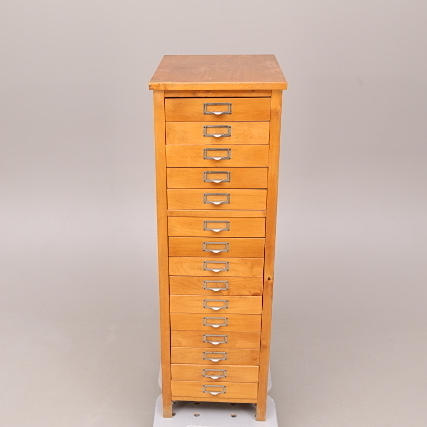 DOKUMENTSKÅP, trä, 15 lådor, 1900-tal.