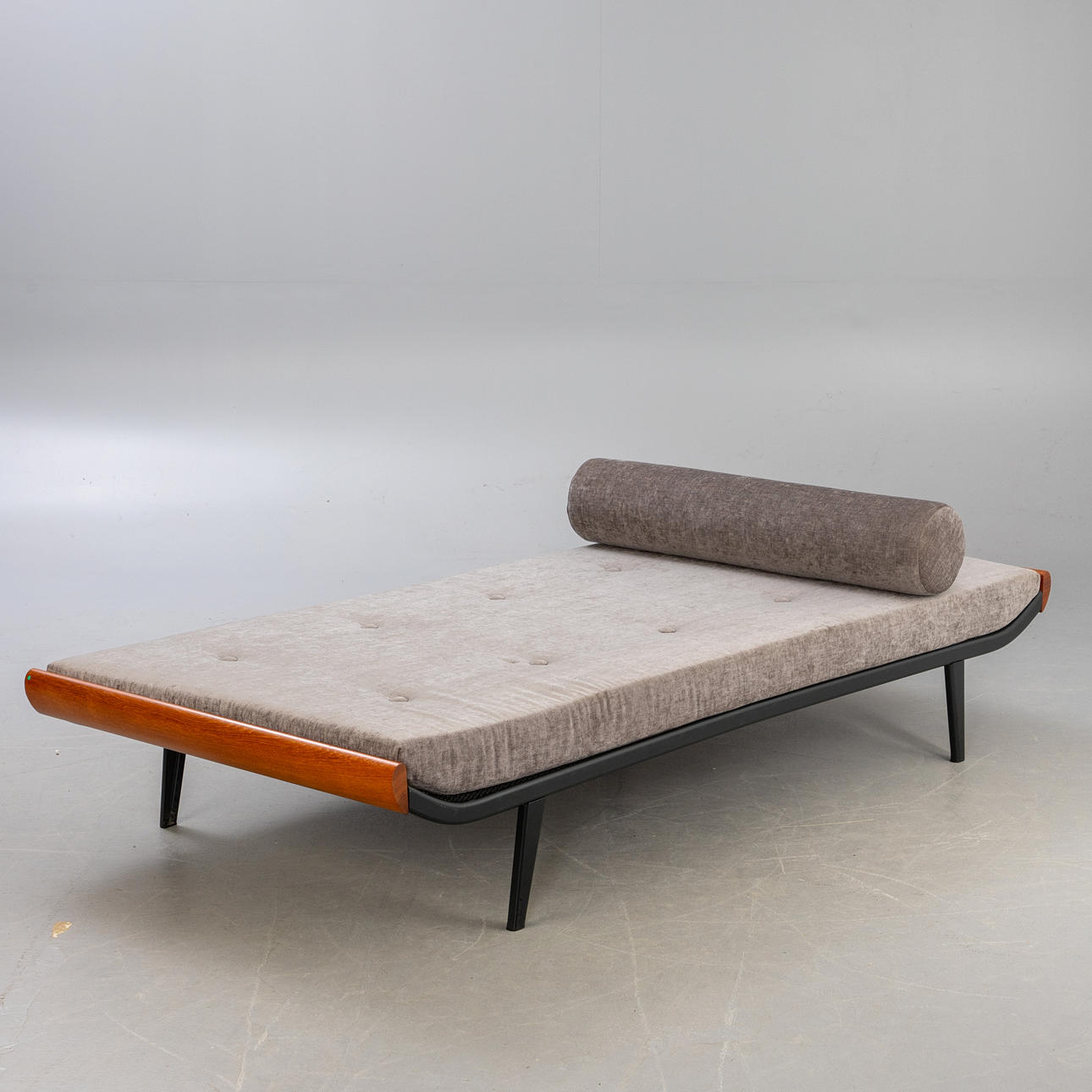 DICK CORDEMEIJER. Sofá Cleopatra, teca, Auping.