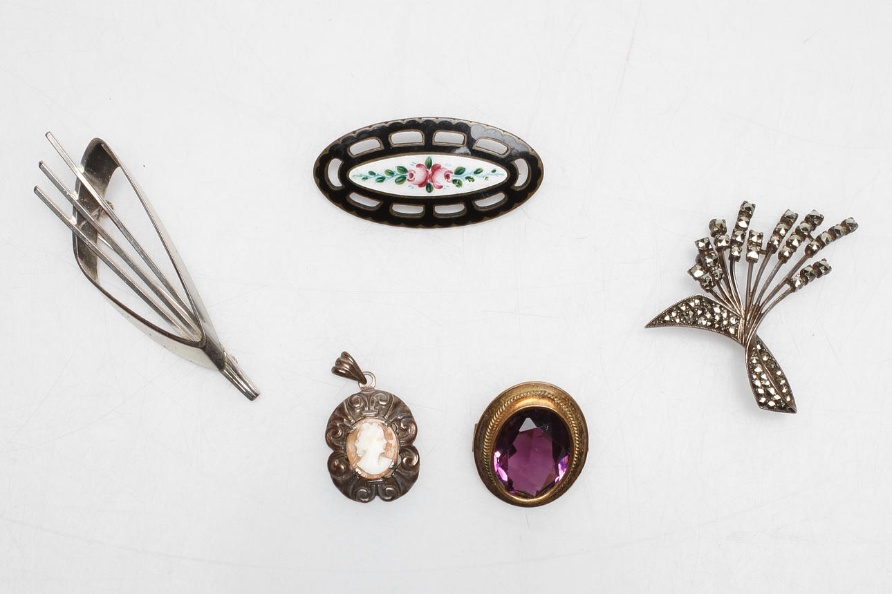 SMYCKEN, 3 delar, silver samt 2 delar möjligen.