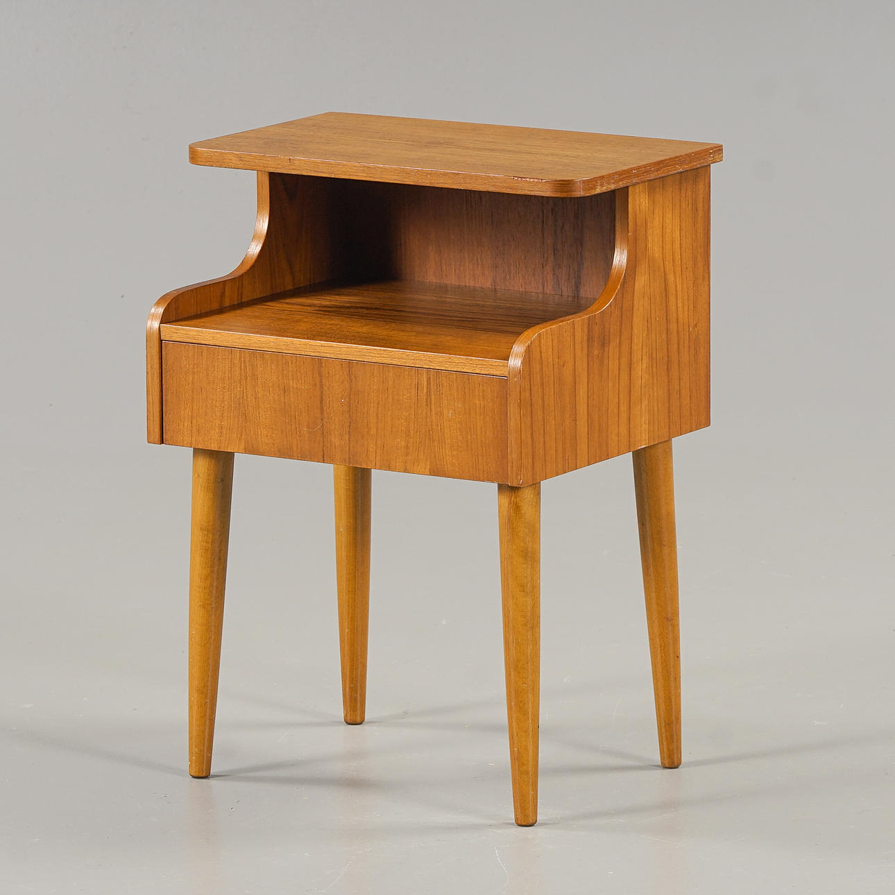 MESITA DE NOCHE 1950/60.