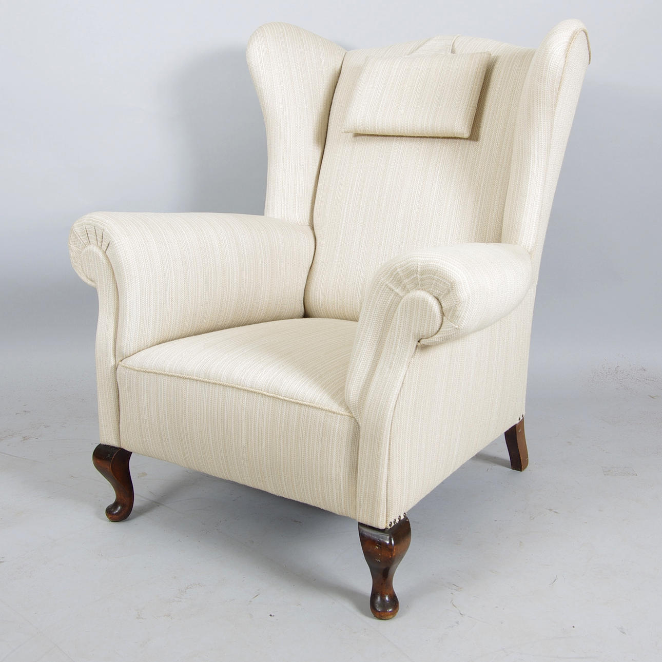 ÖRONLAPPSFÅTÖLJ, 1900-talets första hälft.