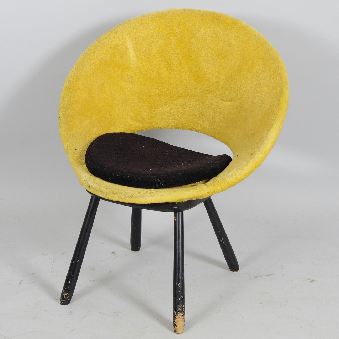 SMINKSTOL, gul/svart klädsel med svartmålade ben.