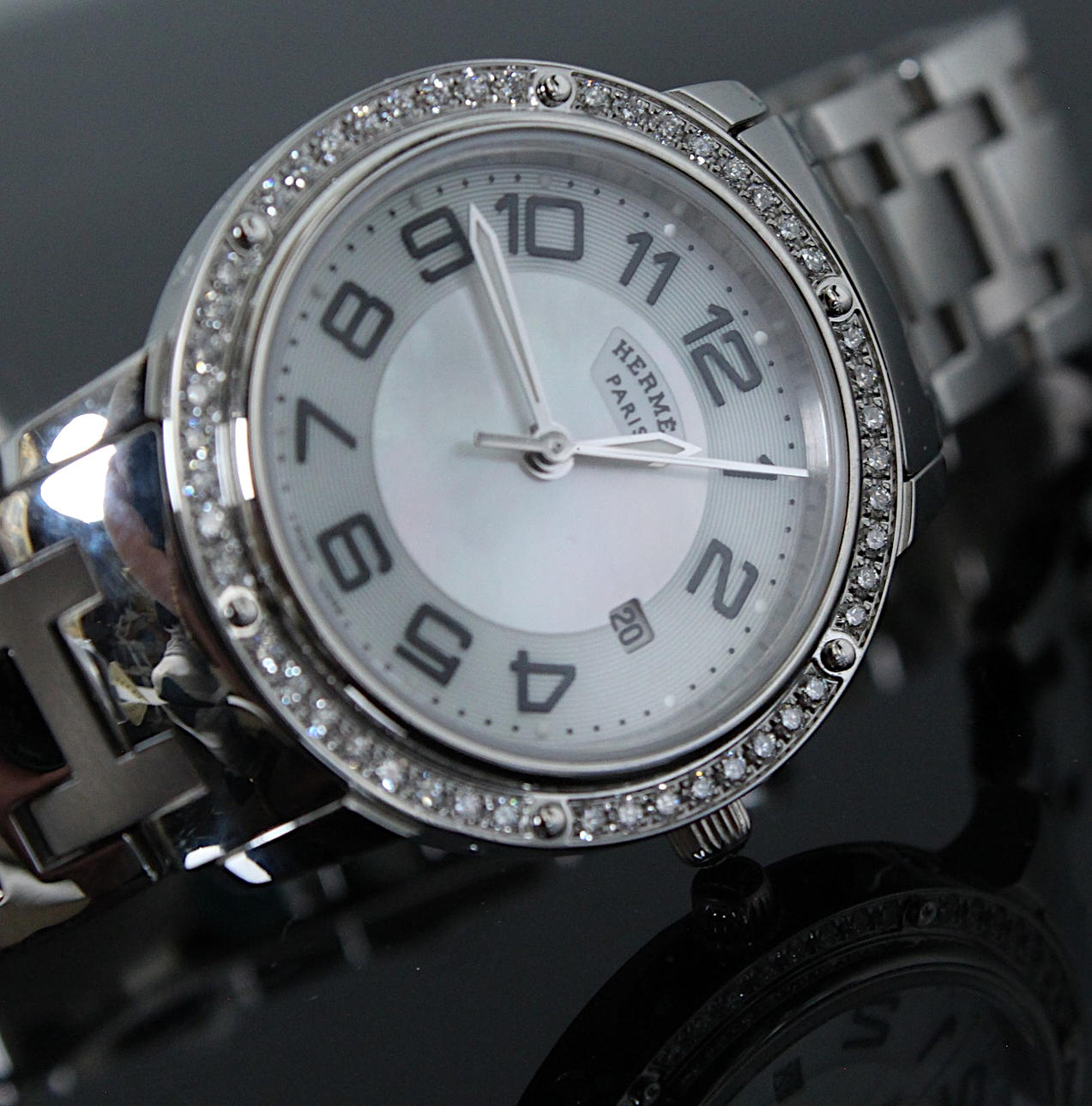 HERMÈS. Damklocka, modell 'Clipper', quartz, 48 diamanter.