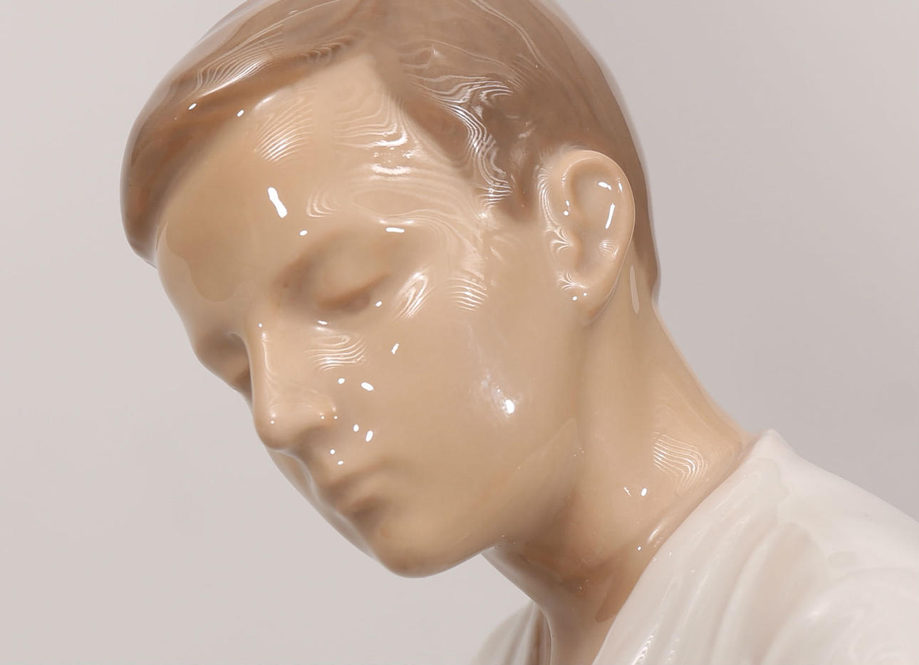 FIGURIN, porslin, Man med dragspel, nummer 1661, Bing & Gröndahl.