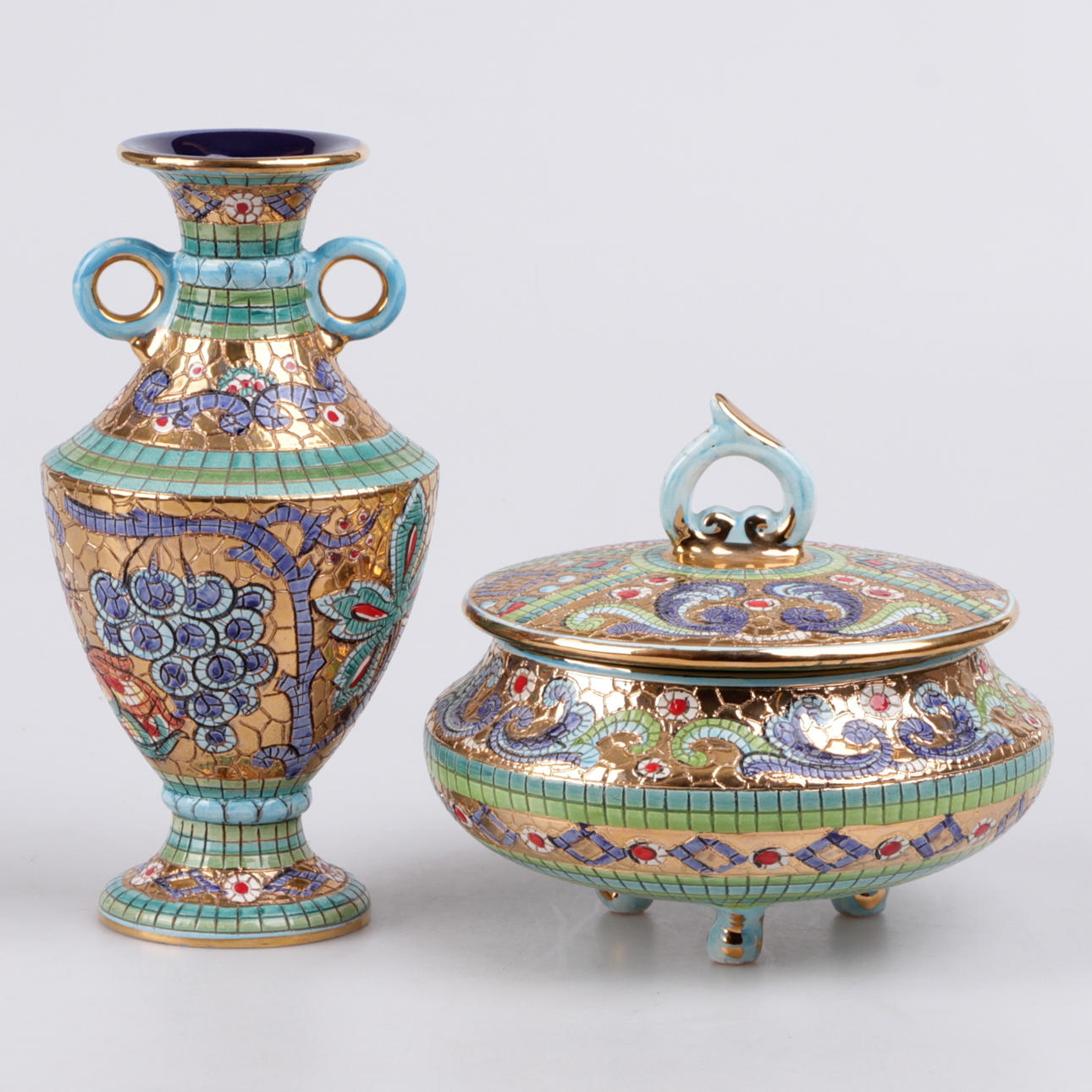 VAS, samt skål med lock, keramik, Deruta, Italien.