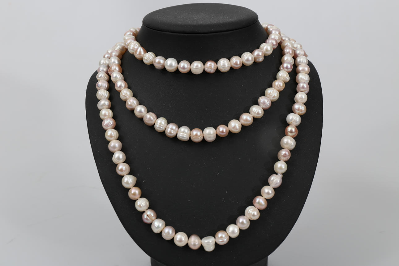 COLLIER, vita och rosa odlade sötvattenspärlor, 2000-tal.