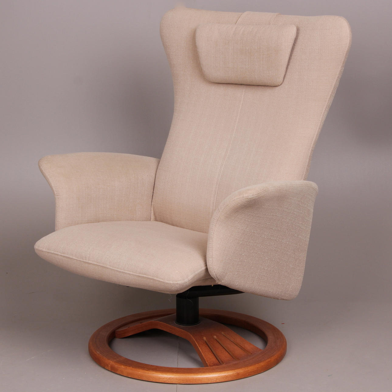 SNURRFÅTÖLJ, 1900-talets sista hälft.