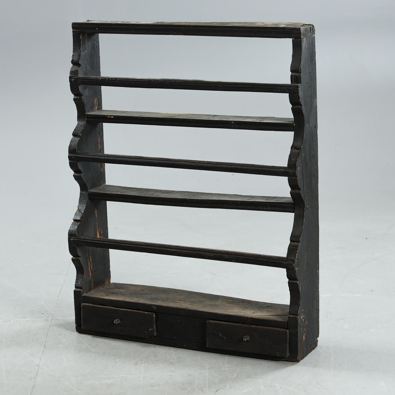 Fælles pladehylde, 1800-tallet.