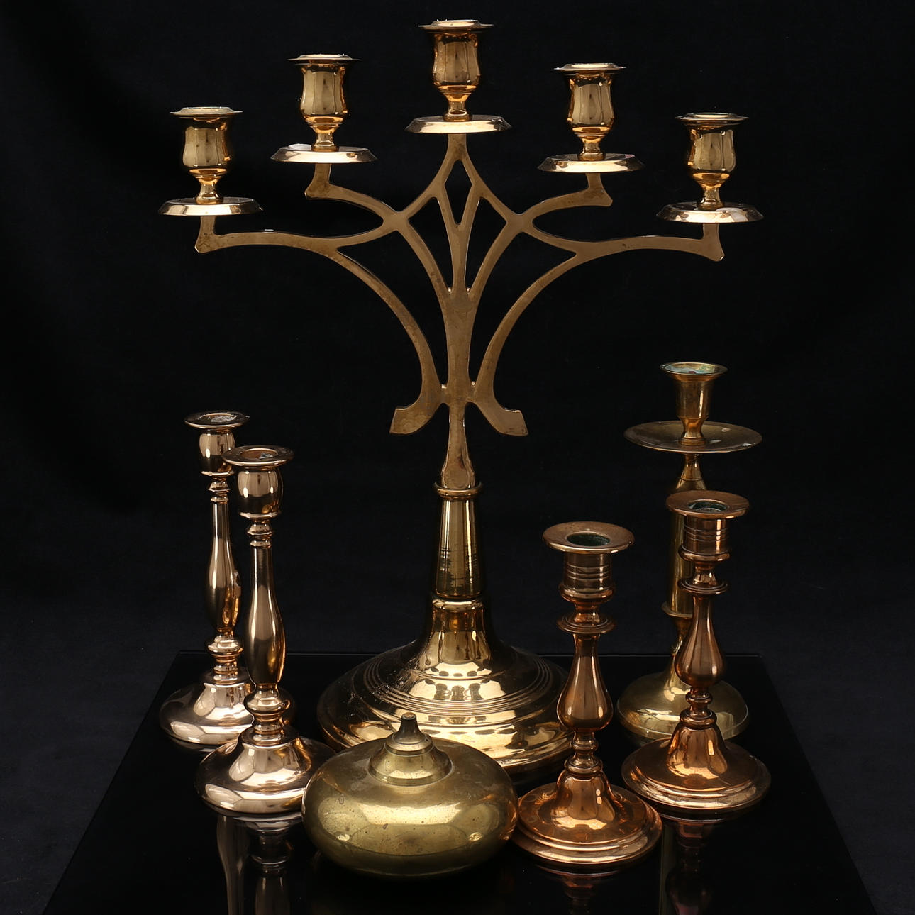 LJUSSTAKAR, 7st, mässing,samt 1 st OLJELAMPA.