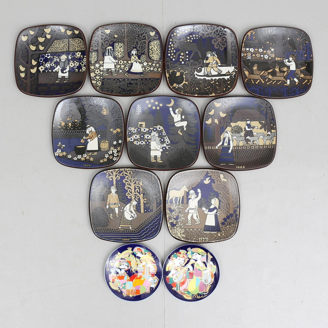 ÅRSTALLRIKAR, 9 st, Raija Uosikkinen, Arabia samt 2 st Björn Wiinblad, Rosenthal.