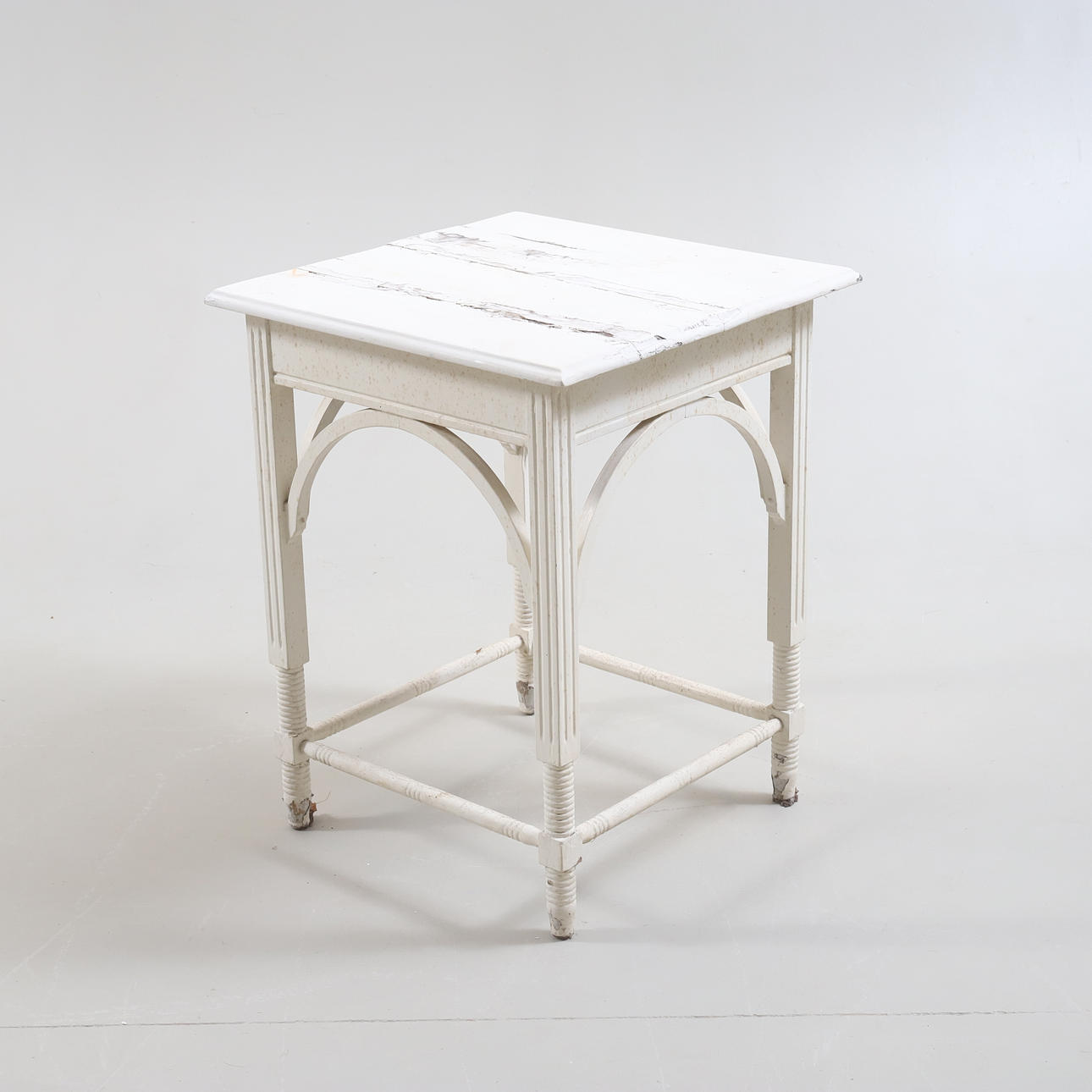 LAMPPUPÖYTÄ, 1900-luvun alkupuoli.