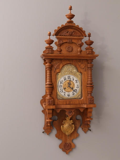 VÄGGUR, ek, herrgårdsmodell.