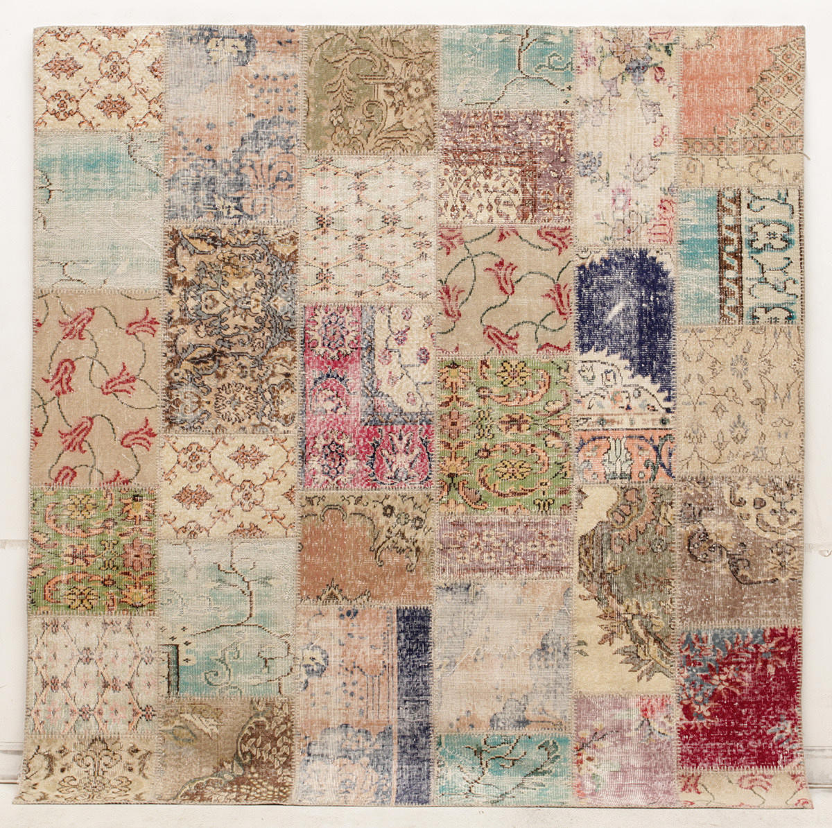 MATTA, carpet patchwork, 242 x 231 cm.