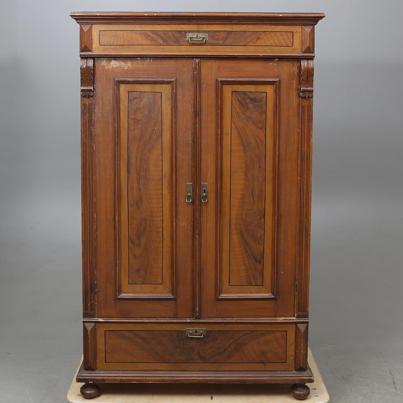 KLÄDSKÅP, sent 1800-tal.