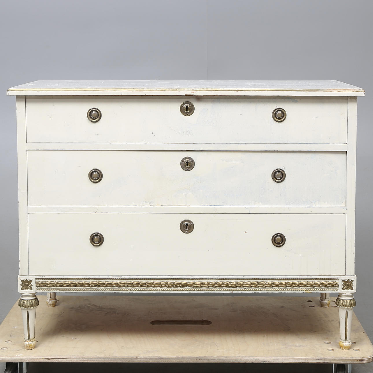 BYRÅ, gustaviansk-stil, 1900-talets första hälft.