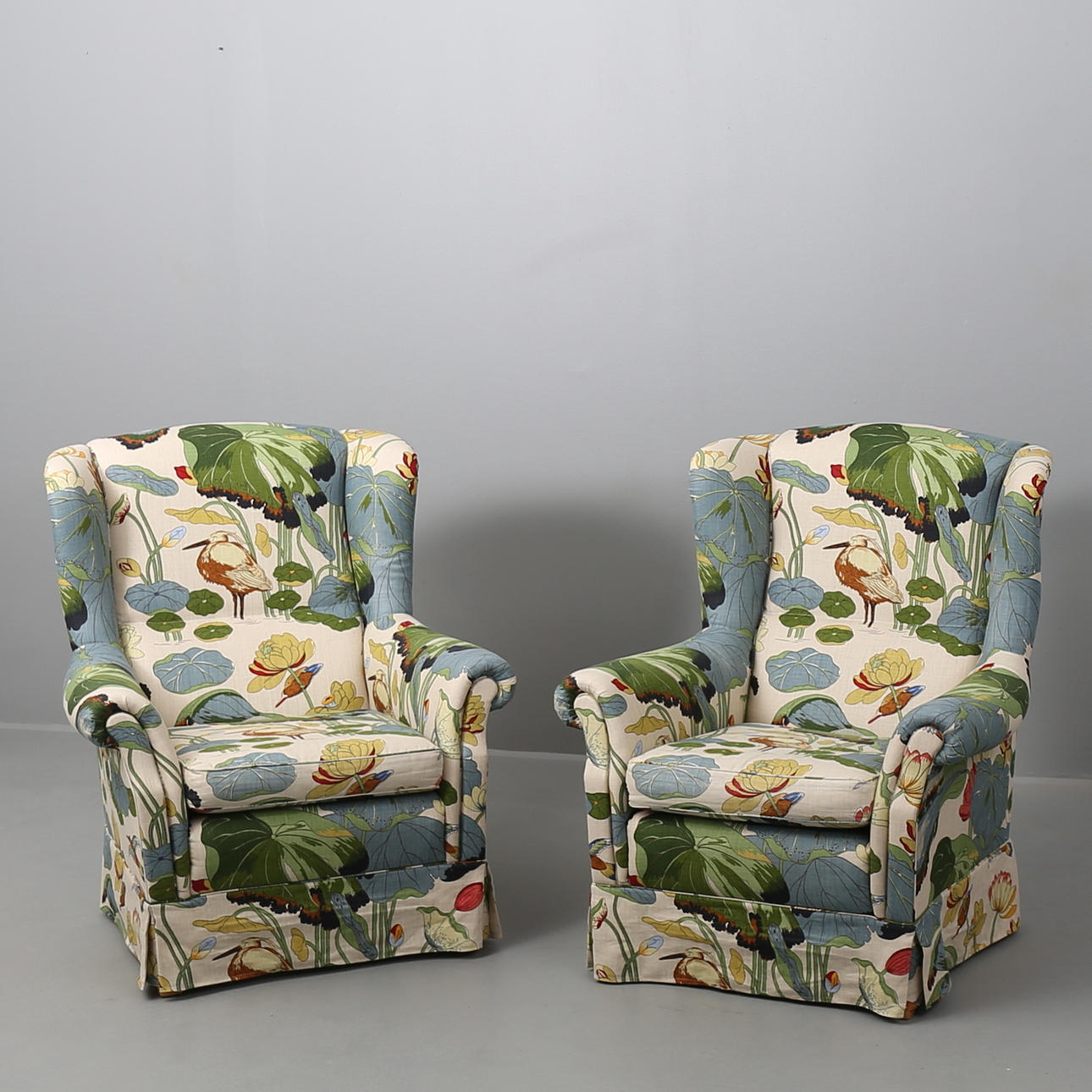 FÅTÖLJER, 2 st, Norell Möbler, klädsel från GP&J Baker 'Nympheus' ritad 1915.