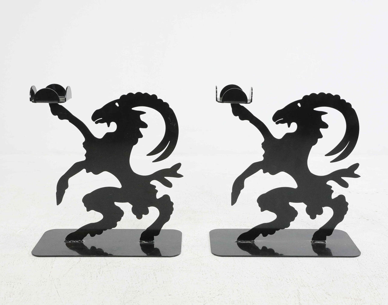 MARSCHALLHÅLLARE, ett par, Hälsingebocken, Järn.