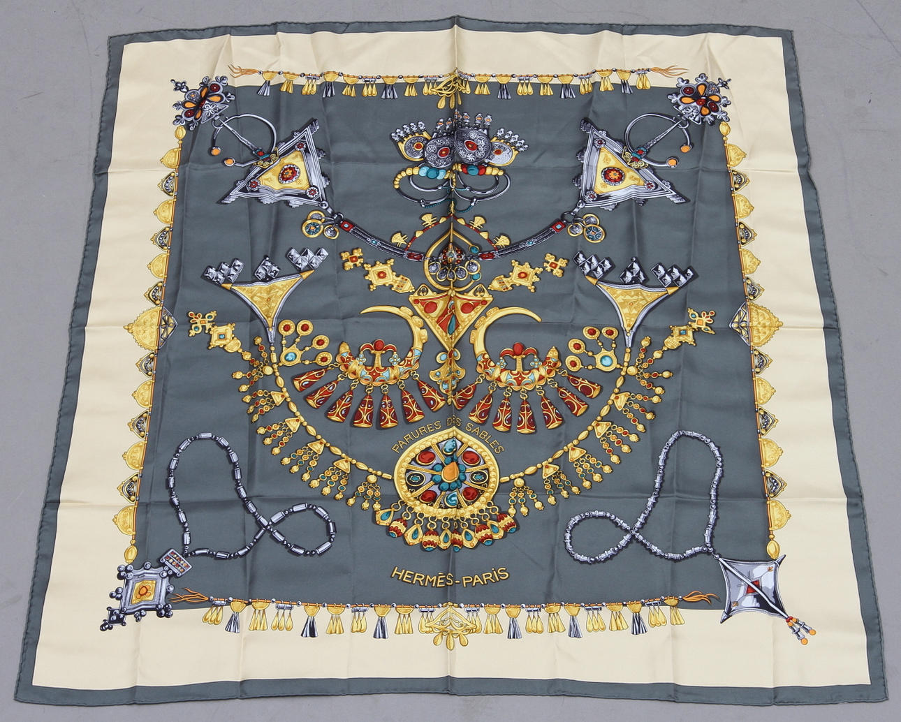 SCARF, Hermès "Parures du Sables".