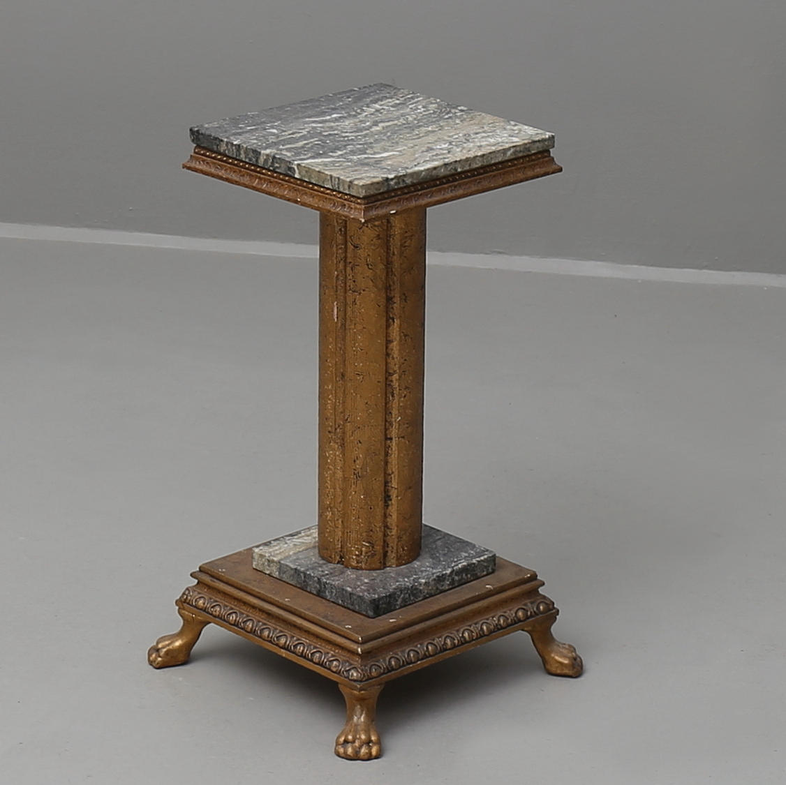 PIEDESTAL med stenskiva, 1900-talets andra hälft.