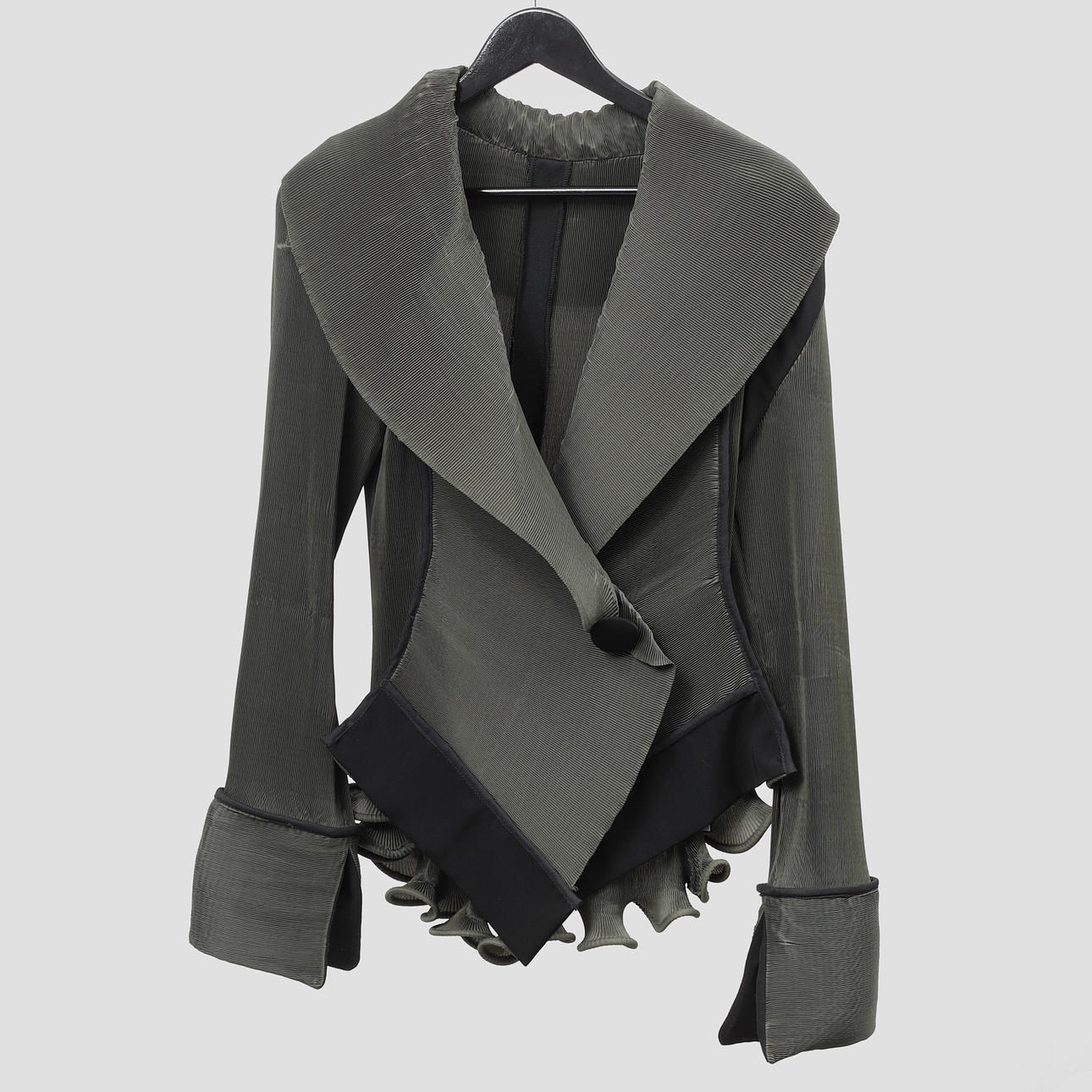 JACKET and SHAWL, Arrey Kono, Berlin, according to label size M.