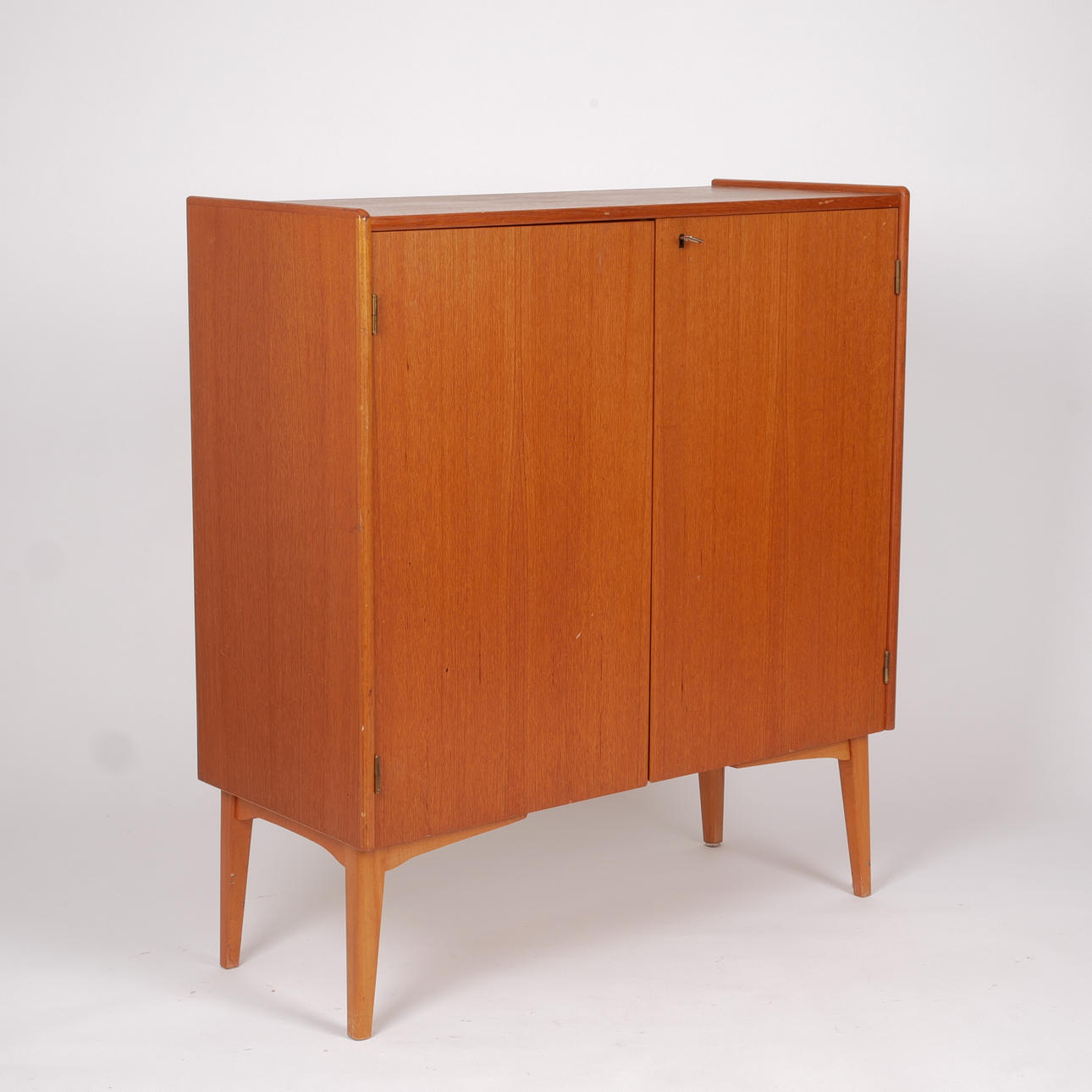 SENKKI, tiikkiviilu 1960-luku.