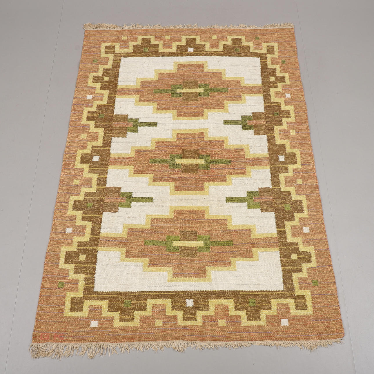 BERIT KOENIG. Teppich, Schafgarbe, 170 x 240 cm.