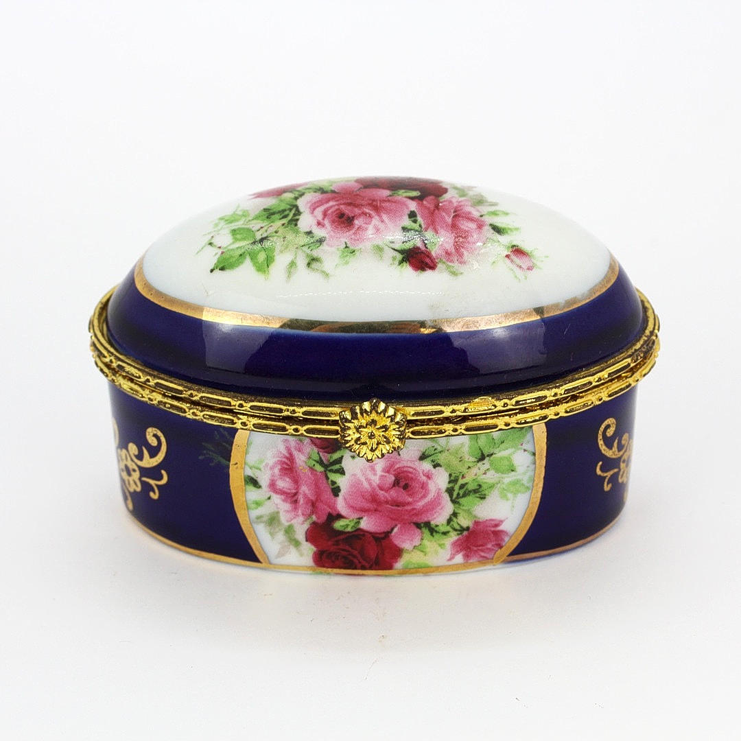 OC & CO PILL BOX.