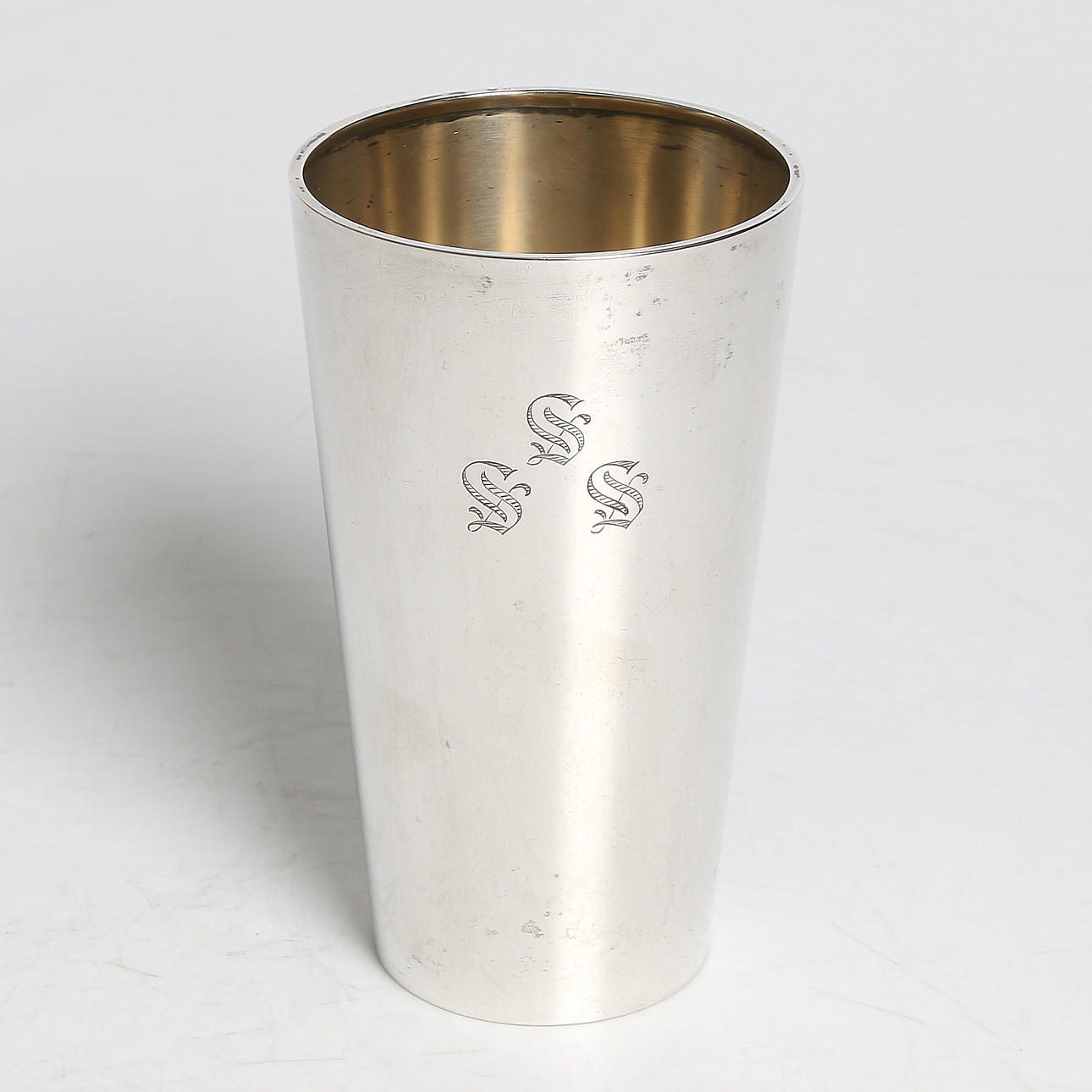 POKAL, silver, C.G. Hallberg, Stockholm, 1904. Vikt 138 gram.