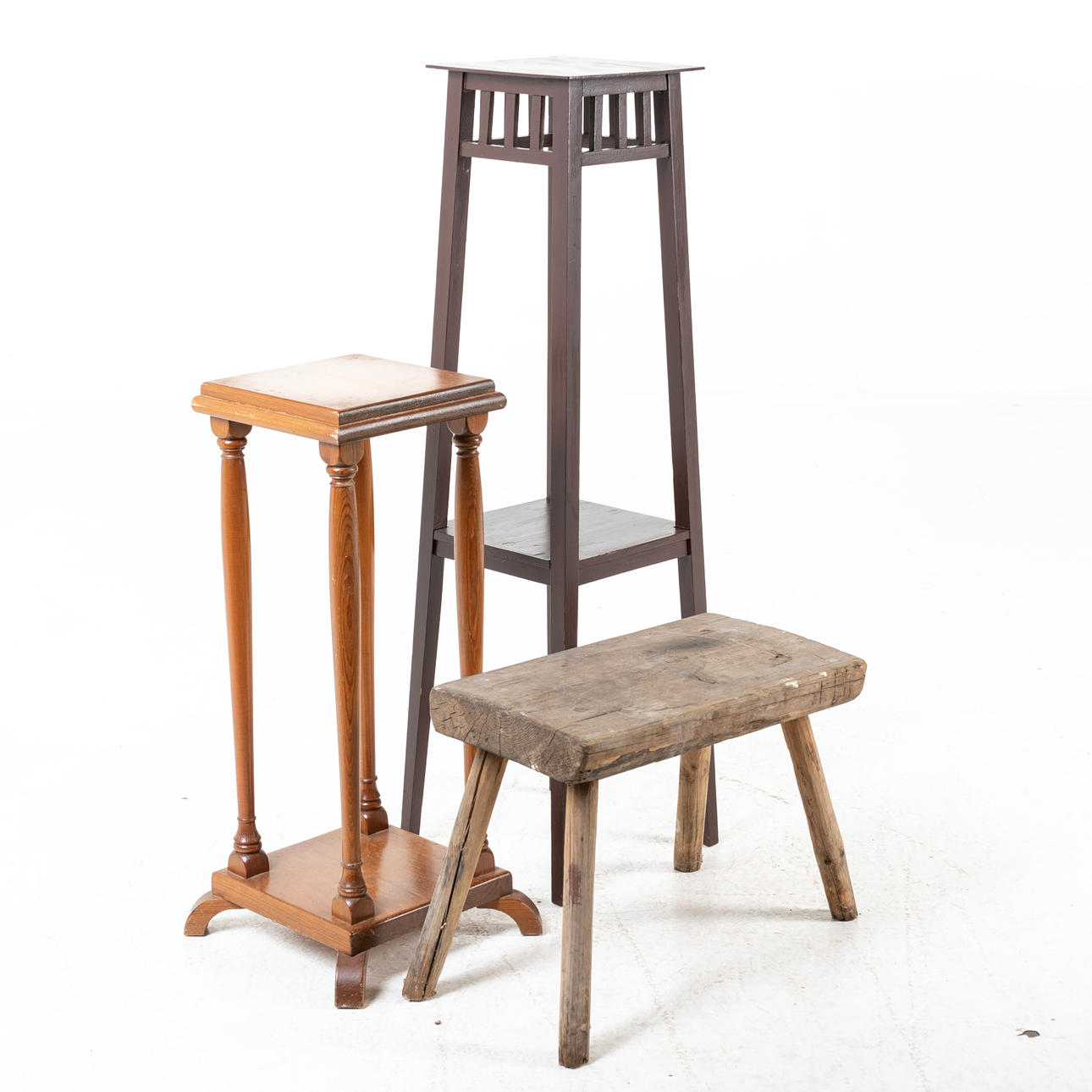 MÖBLER, 3 delar, piedestal & pall.