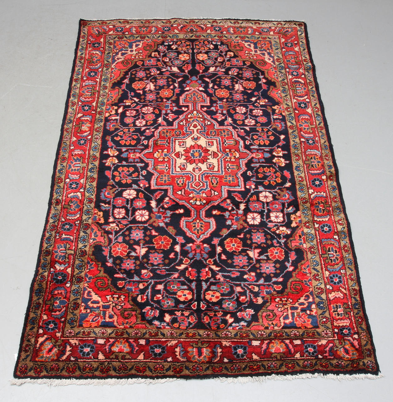 MATTA, orientalisk, ca 212 x 136 cm.