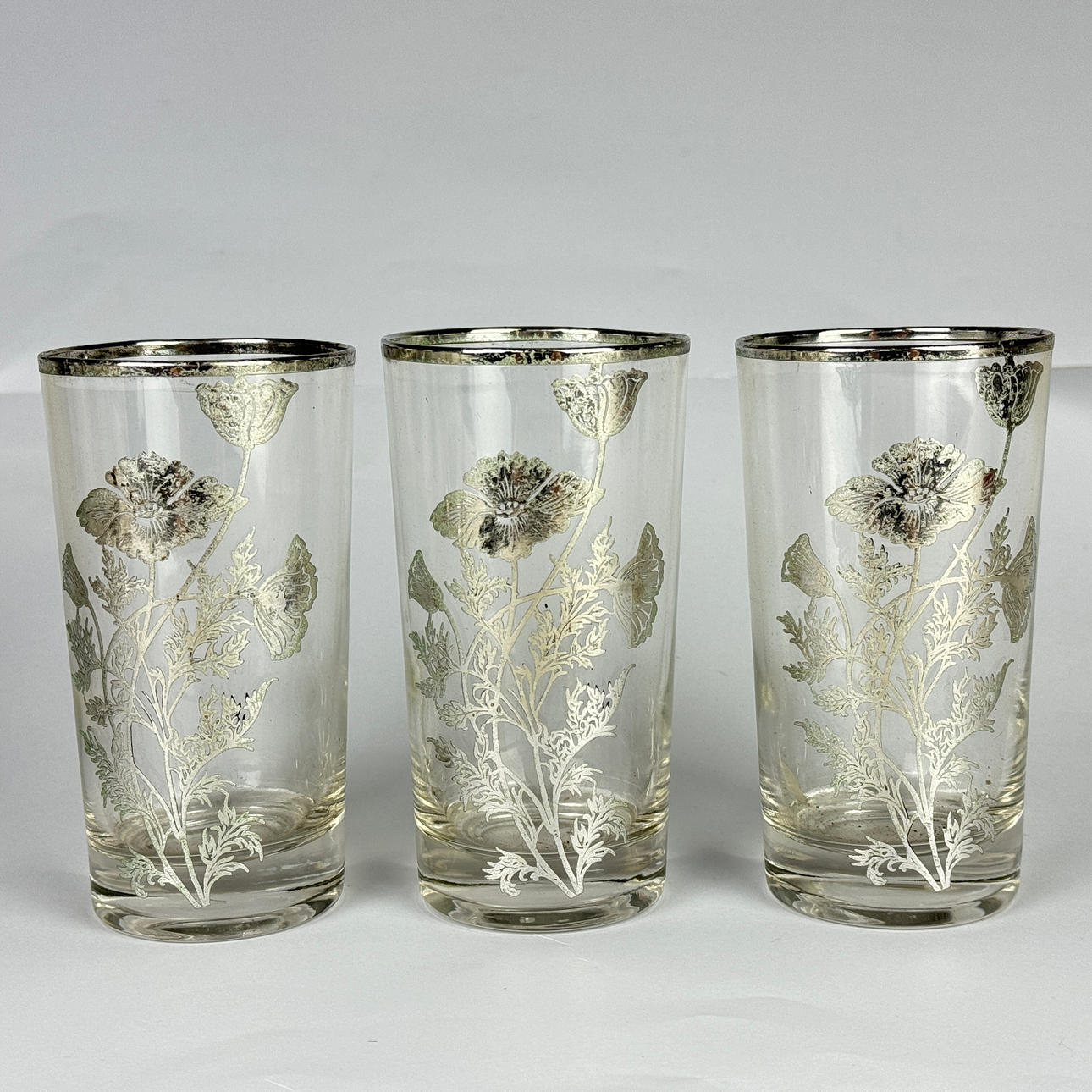 OTTE HVIDE METALOVERLAGEDE BRILLER.