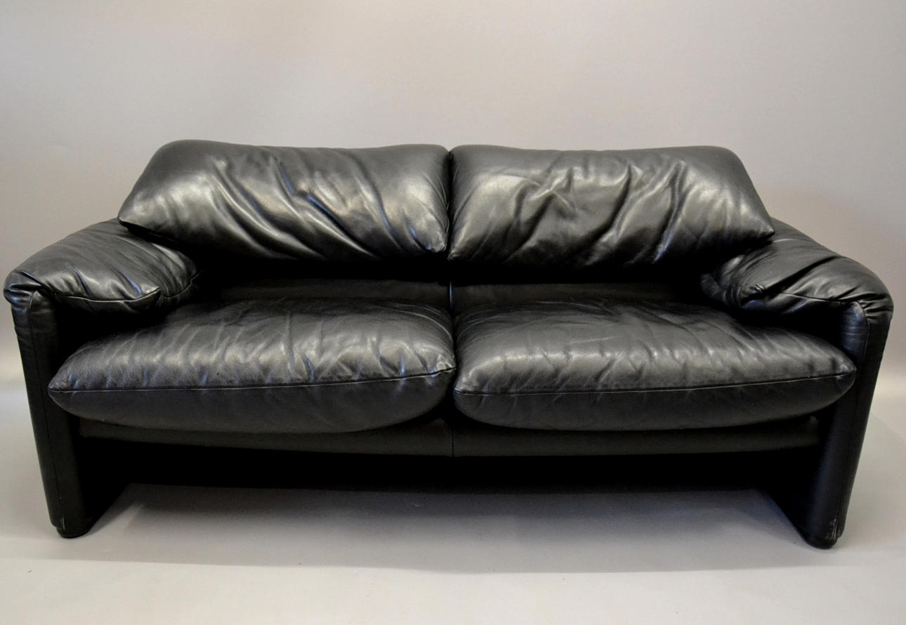 VICO MAGISTRETTI. SOFA MARALUNGA TIL CASSINA.