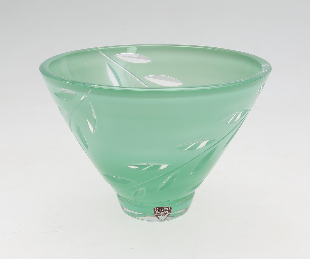 KONSTGLAS, skål, Berit Johansson, Orrefors, signerad.