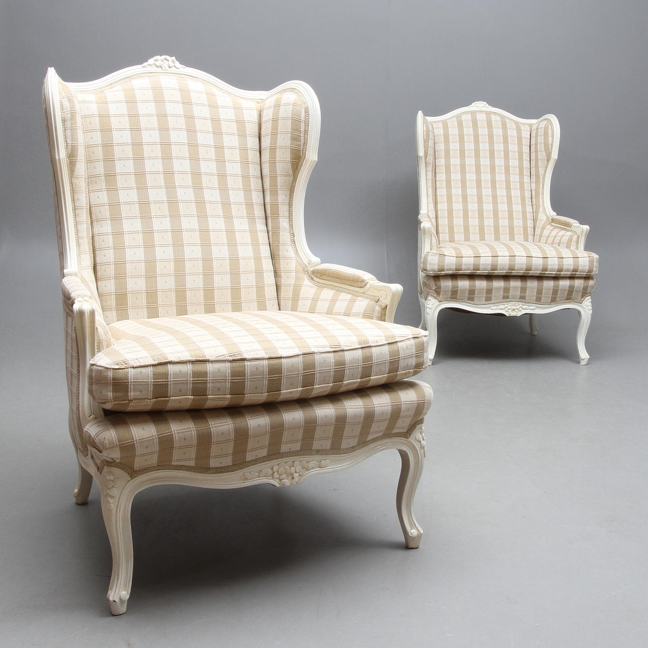 FÅTÖLJER, 1 par, s k "Bergerer", ett par, Louis XV-stil, 1900-talets första hälft.