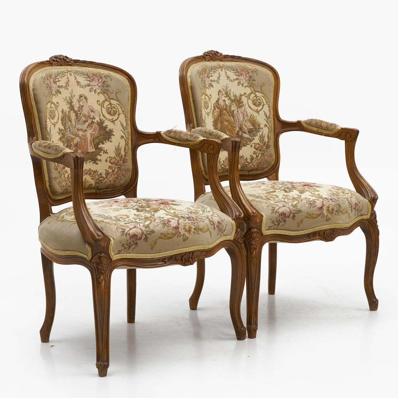 KARMSTOLAR, ett par, rokokostil.