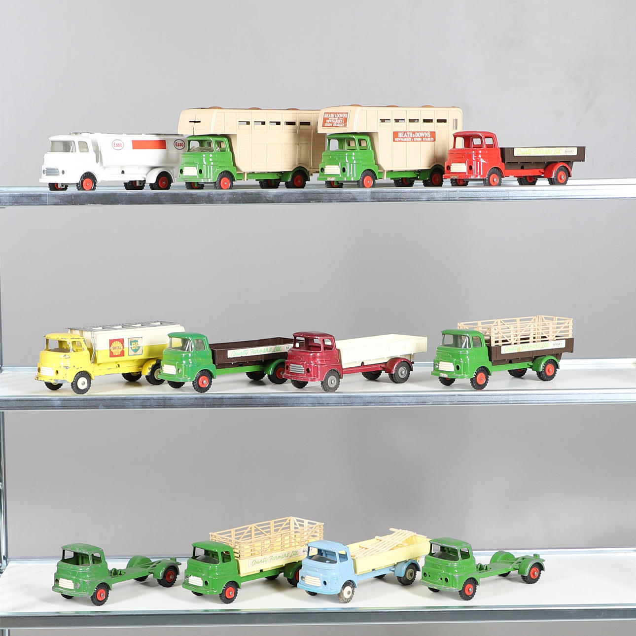 TRIANG JUMBO PFERDETRANSPORTER UND TRUCKS.