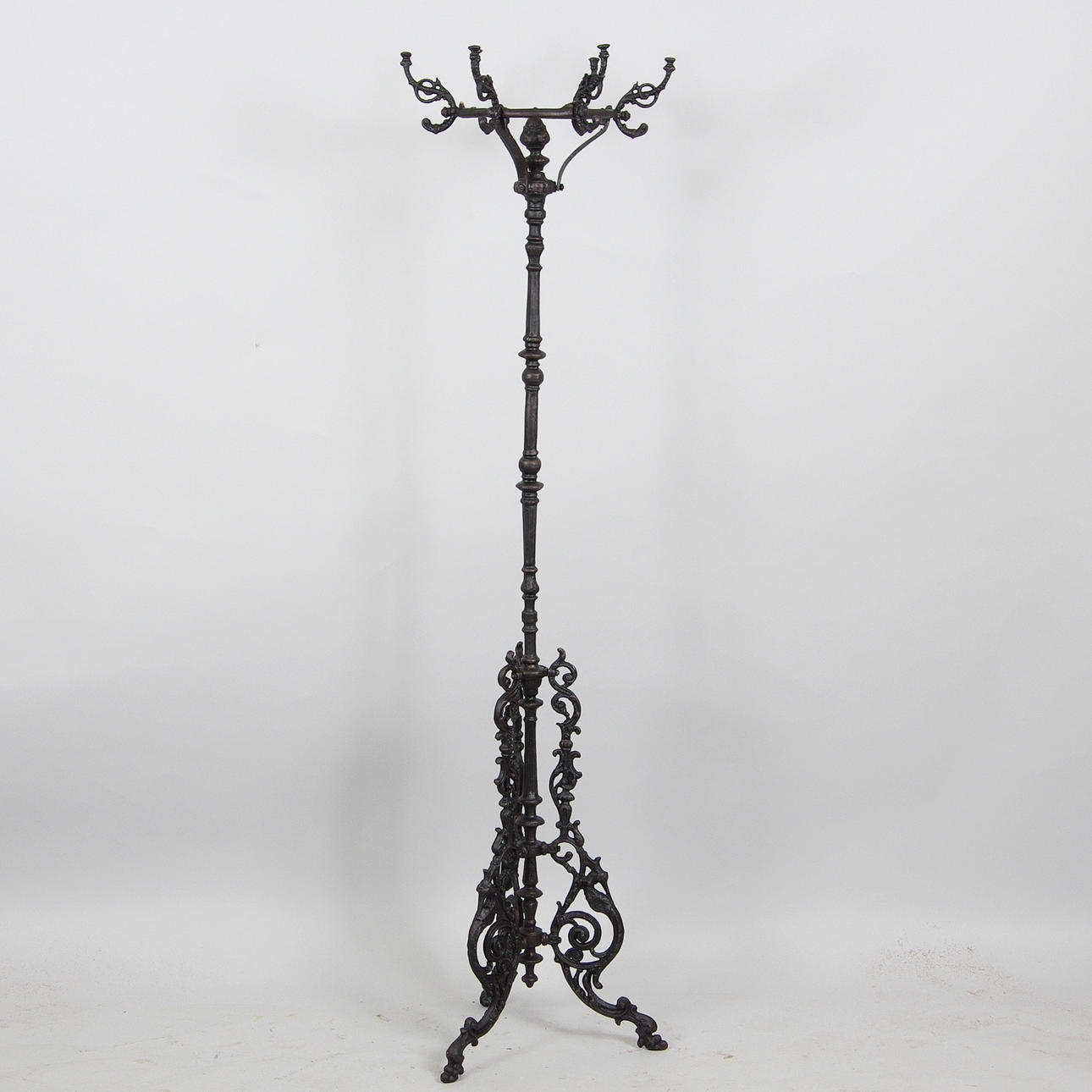 TAMBURMAJOR, gjutjärn, samtida.