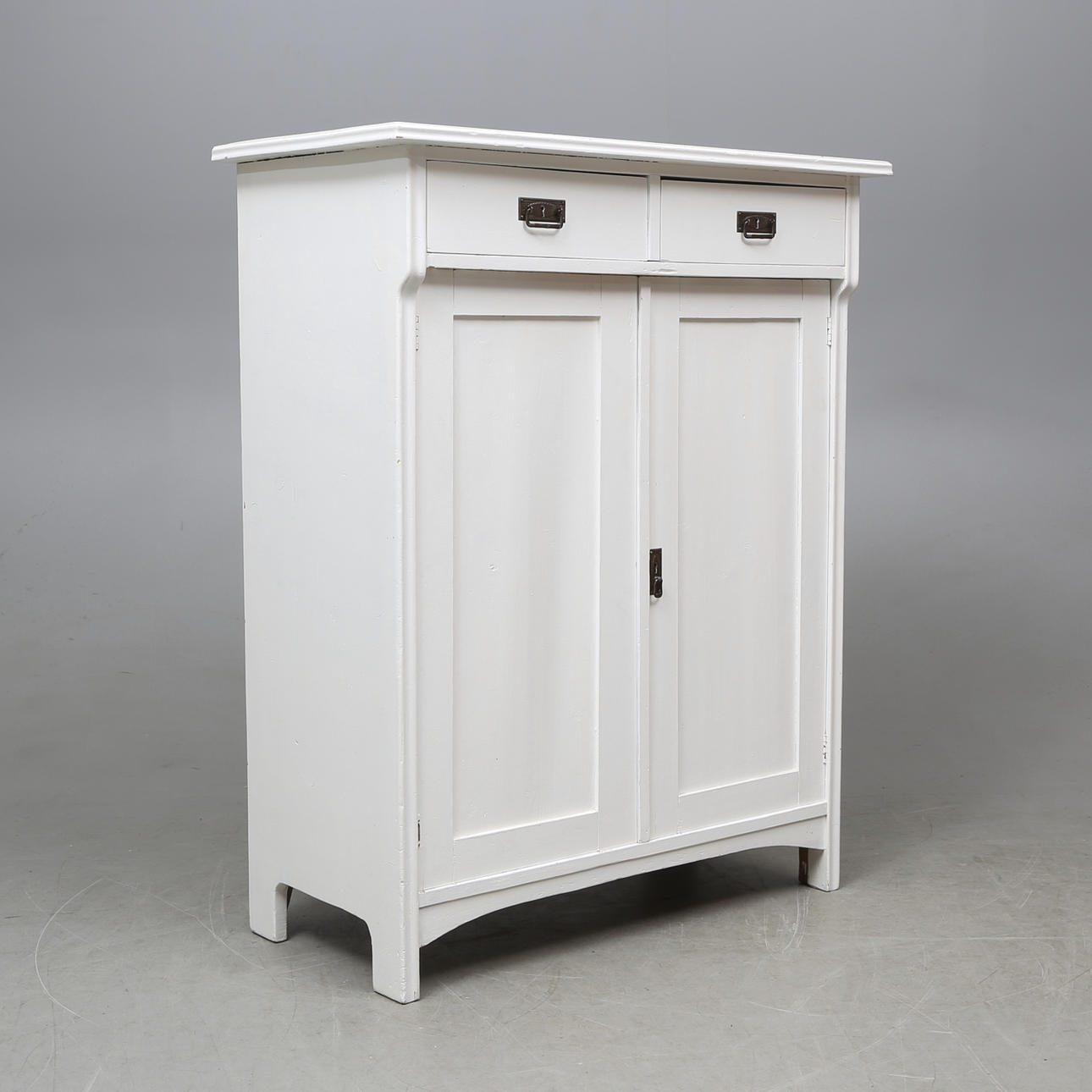 SKÄNK, vitmålad, jugend, sekelskifte 1900.