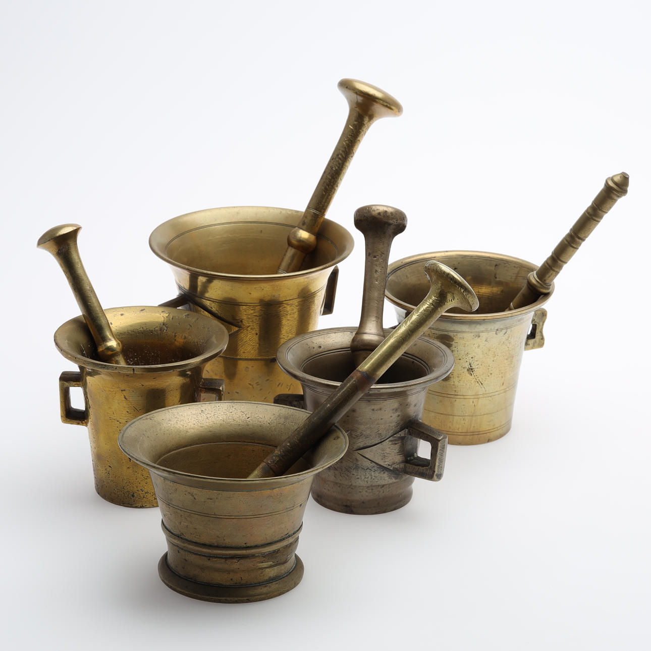 MORTLAR, 5 st mässing bla Skultuna.