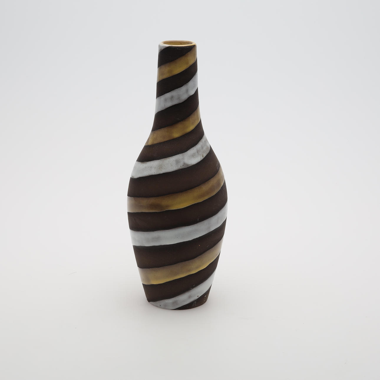 INGRID ATTERBERG. vase “Spiral”, model 2049, Upsala-Ekeby.