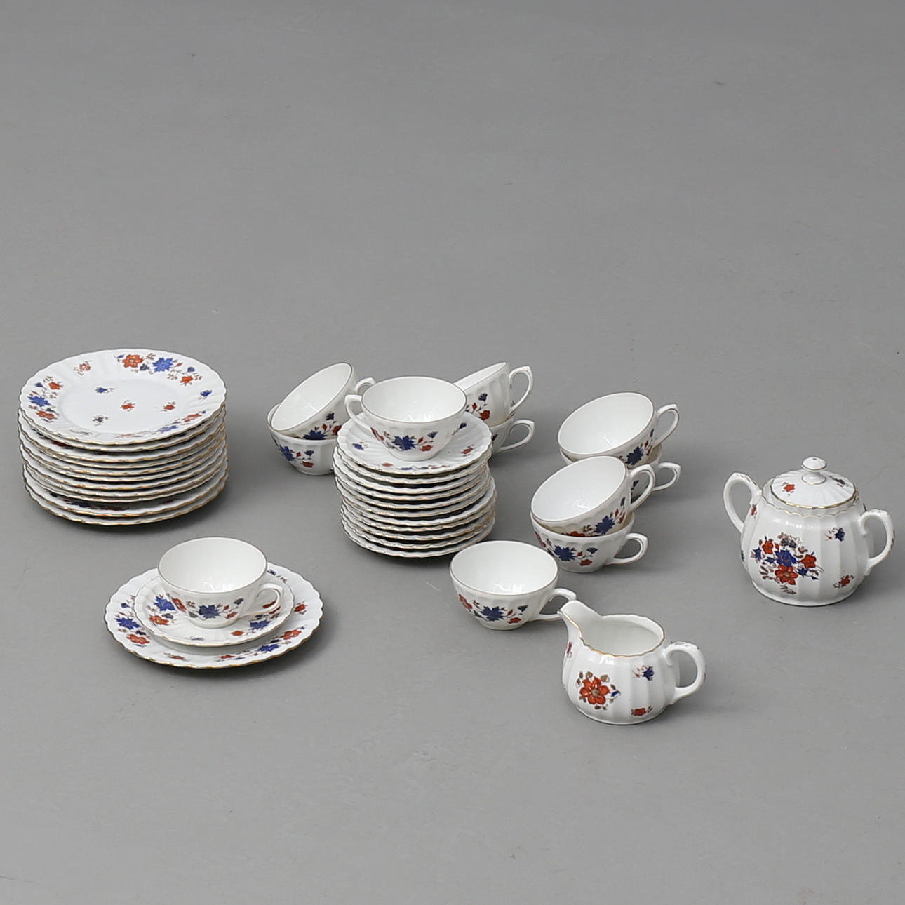 KAFFESERVISDELAR, 38 st, porslin. Schorndorf, Württemberg Bauer & Pfeiffer.