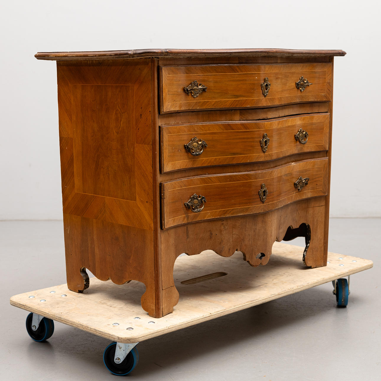 BYRÅ, faner, senbarock, 1700-tal.