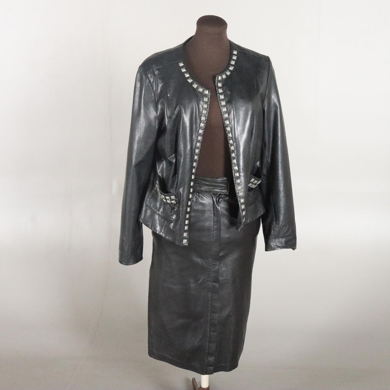 JACKA samt KJOL, skinn.