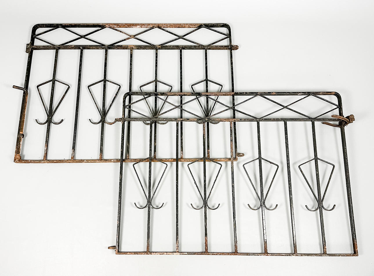 GRINDAR, smide, 2 st, JP No 4, 1900-tal.