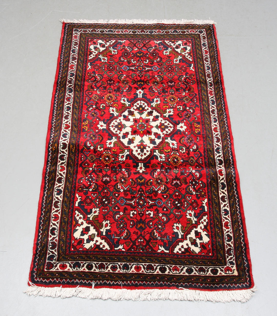 MATTA, orientalisk, ca 175 x 104 cm.